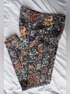 American Eagle - Everything Pocket Legging Sz. M Reg. Excellent condition!